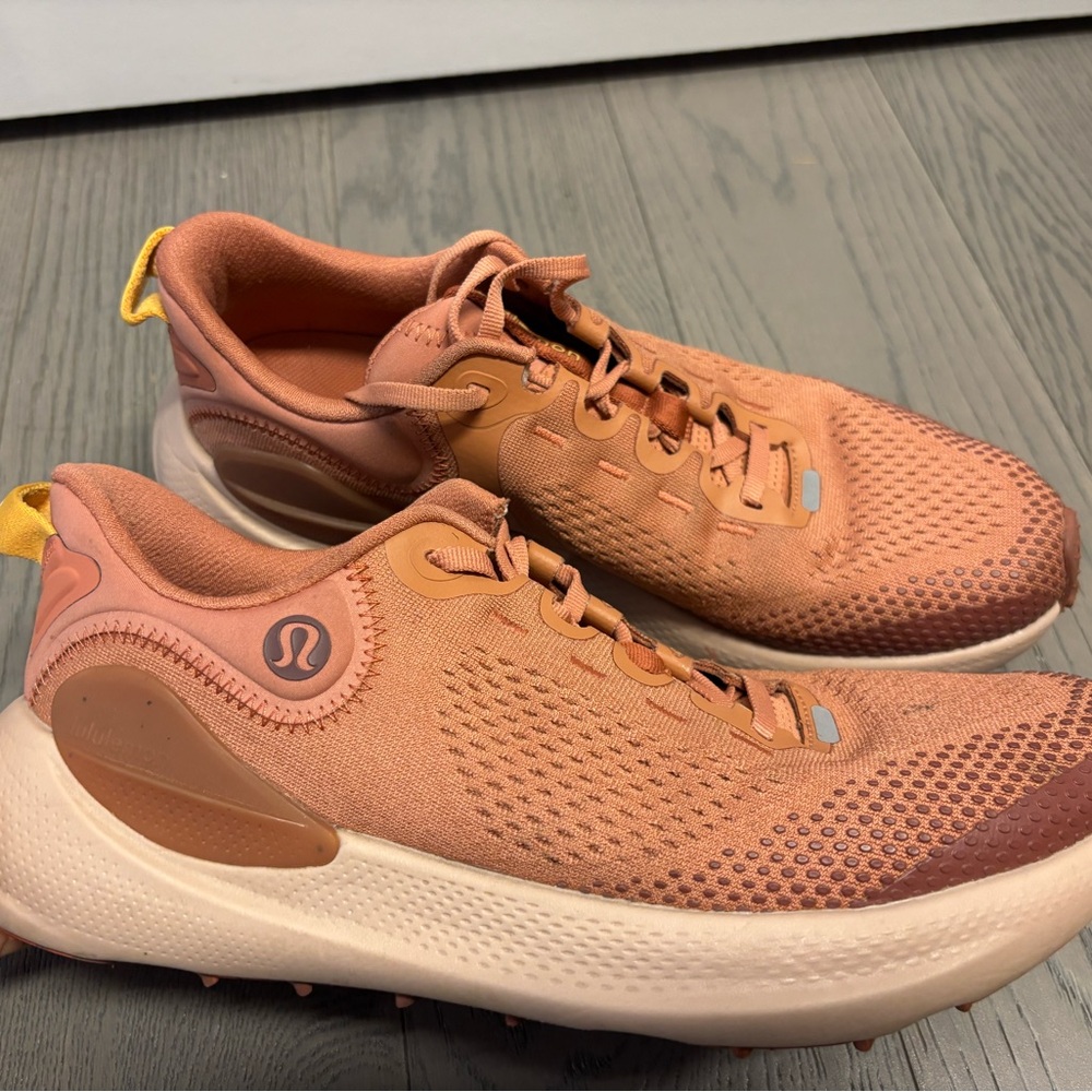 Lulu Lemon Women’s Beyondfeel Trail Running Shoe Size 8.5W